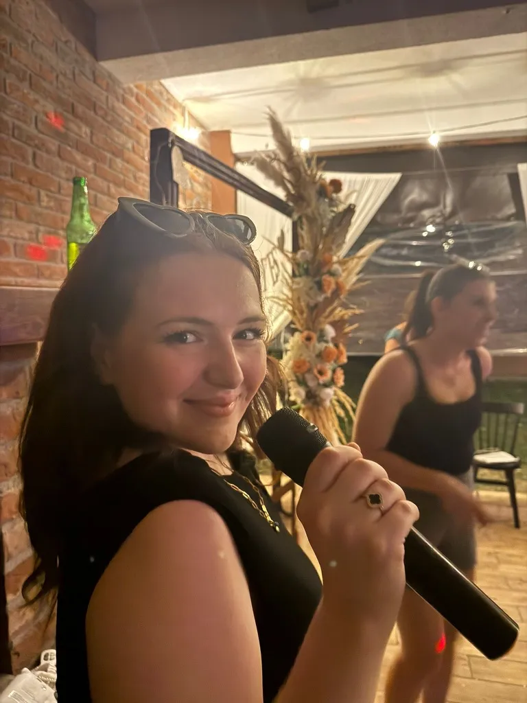 KARAOKE